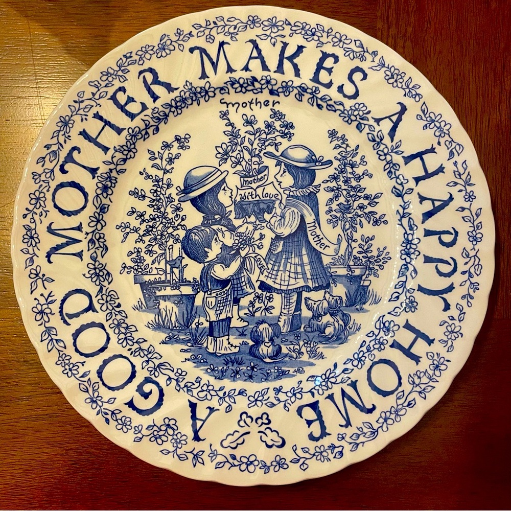 Royal Croconfard Mother 1978 Collector Plate  | A Good Mother Makes a Happy Home